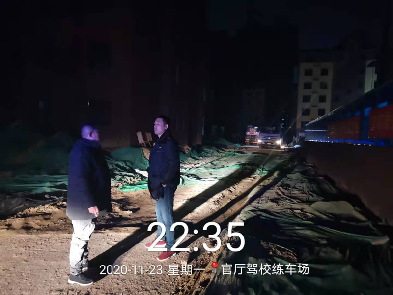 渣土车.jpg