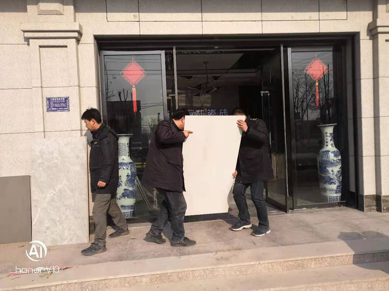 违规户外1.jpg