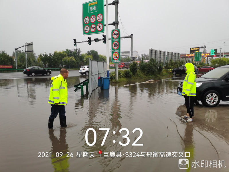 9.26高速路口排积水.jpg